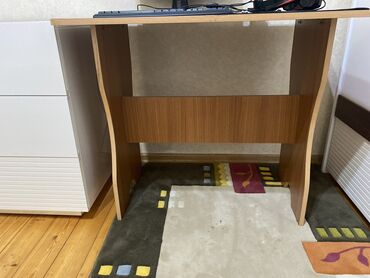 komputer stollari: Kompüter masası, İşlənmiş, Açılmayan, Dördbucaq masa, Azərbaycan