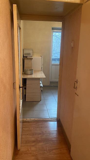 квартира 6 мкр: 1 комната, 32 м², Аламедин-1 мкр 5 этаж, Косметический ремонт — 9