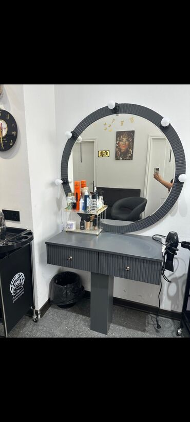 qapi ikinci əl: Nigar3. 1 ədəd Salon güzgü satılır əla vəziyyətdədir təcili salondan