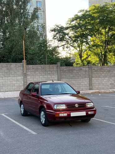 Volkswagen: Volkswagen Vento: 1998 г., 1.8 л, Механика, Бензин, Седан
