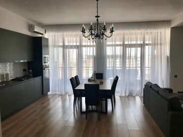 2 mertebe ev: 2 otaqlı, Yeni tikili, 117 kv. m