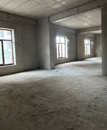 продается цокольное помещение микрорайон сары челек: Сатам Офистик 248 кв. м, Ремонтсуз, Эмерексиз, Көп кабаттуу имарат, 1 кабат