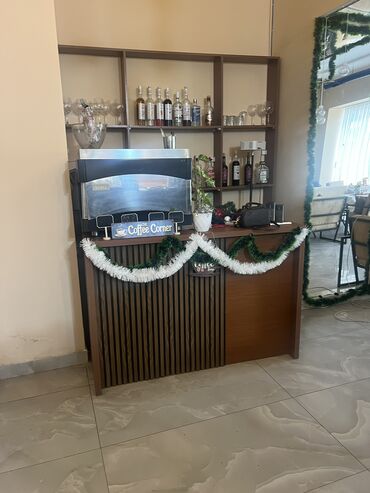 Hazır biznes: Hazır bisness satılır. İcaresi 1500 azn (15.000 manatlık statistik — 5