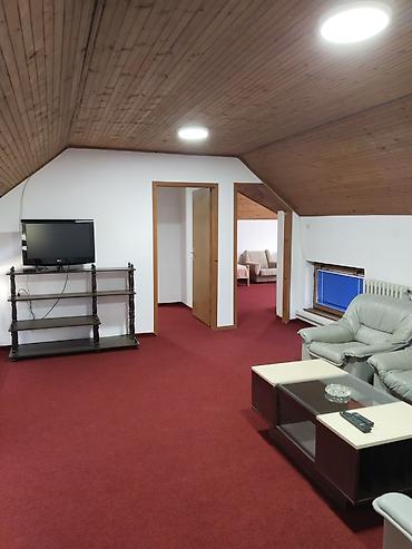 Tražim kuću za iznajmljivanje: Izdajem stan za dve studenkinje! Podbara, centar grada Novog Sada. Za — 4