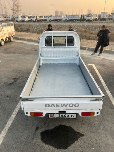 Легкий грузовой транспорт: Легкий грузовик, Б/у — 2