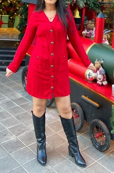 qadin don: Qırmızı qadın paltarı - Model: Düz kəsim, mini uzunluq - Yaxa: V — 2