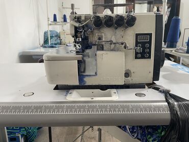пресс нитки: Швейная машина Оверлок, Полуавтомат