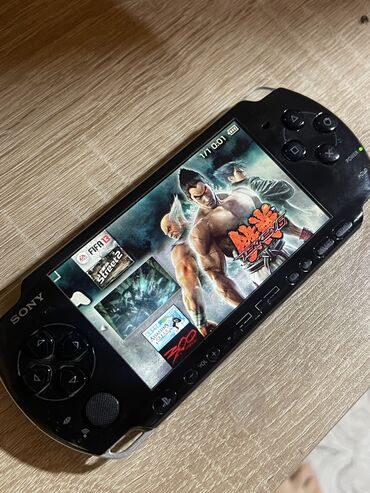 psp 2000: Psp 8GB yaddaw Her bir Weyi Iwlek vezyetde Uzerinde Adapter verilir +