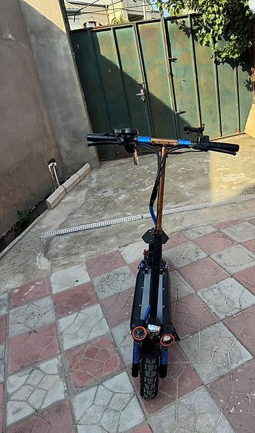 самокат для трюков: Elektrikli skuter – güclü və komfortlu şəhər/əngebəli yol gedişi üçün — 3