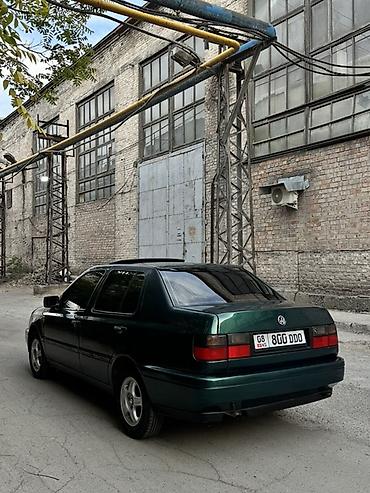 Volkswagen: Volkswagen Vento: 1996 г., 2 л, Кол менен иштөөчү, Бензин, Седан — 7