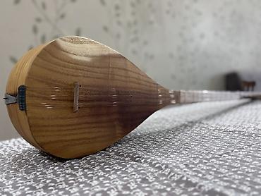 Саз: Saz – qısa saplı, armud formalı korpuslu xalq çalğı aləti - Korpus — 2
