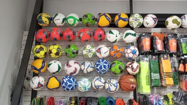 манишка: Мячи футбольные Помимо форм у нас есть в продаже : - футбольная