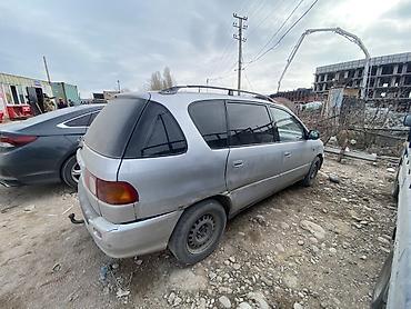 Toyota: Toyota Ipsum: 1999 г., 2.2 л, Механика, Дизель, Минивэн — 9