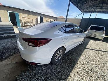 11000: Hyundai Avante: 2019 г., Автомат, Бензин, Седан — 6