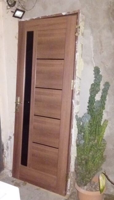 islenmis qaplar: İşlənmiş Otaq qapısı Şəbəkə ilə, Zəmanətsiz, Ünvandan götürmə