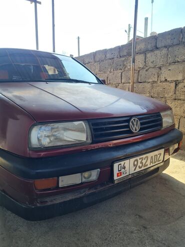 rubashki na mal chika 4 5 let: Volkswagen Vento: 1992 г., 1.8 л, Механика, Бензин, Седан