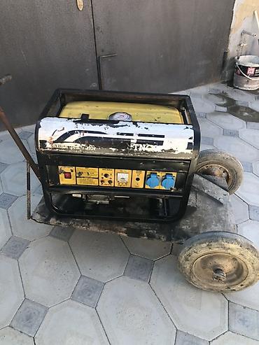 Benzinli elektrik generatoru - Portativ model, metal karkaslı - Üst
