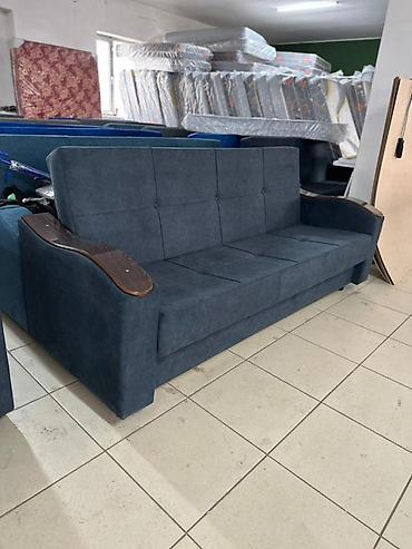 Прямые диваны: Прямые диваны с высокой спинкой и широкими подлокотниками - — 11