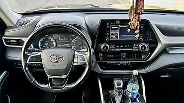 highlander: Toyota Highlander: 2.5 l | 2022 il Ofrouder/SUV — 7
