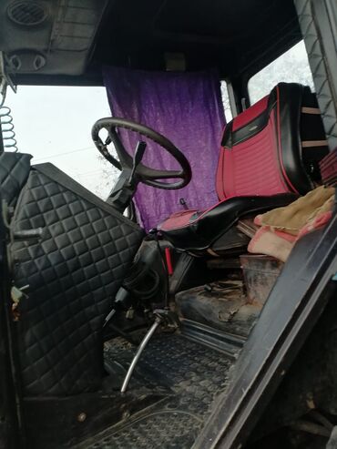 Traktorlar: Tecili satilir yaxsi veziyyetdedir senetleride qaydasindadir. elave — 2