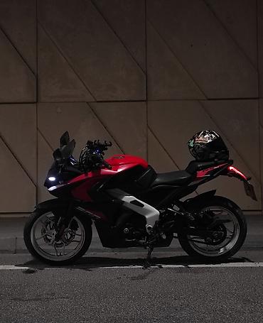 Nəqliyyat: Məhsul: RS 200 sport motosiklet Xüsusiyyətlər: - Korpusu: aqressiv — 5
