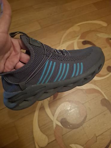 adidas krasovka: Adidas idman ayaqqabısı 42 olcu 200 manata alinib - Model: şnürlü — 2