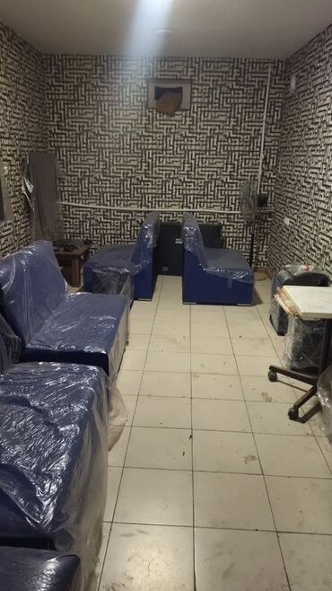 Ofislər: Kirayə/ofis üçün kiçik sahə – koridorlu və ayrıca otaqlı — 8