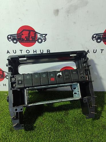 Центральная консоль для Audi 100 C4, двигатель 2.0, год 1992