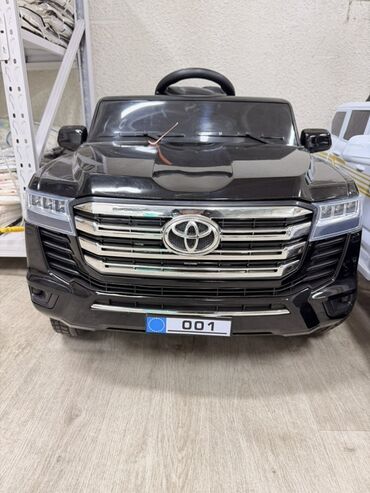 машины на пульте управления для дрифта: Детский электромобиль SUV (стилизованный под современный внедорожник)