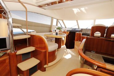 Водный транспорт: Роскошная Белоснежная моторная яхта классического дизайна - воплощение — 16