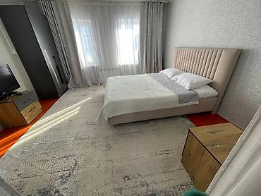 Посуточная аренда домов: Аренда дома на 8 человек. Планировка: 3 комнаты и отдельная кухня. - — 3