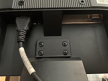 Monitorlar: Samsung SyncMaster 720N LCD monitor - Ekran ölçüsü: 17 düym (5:4 — 4