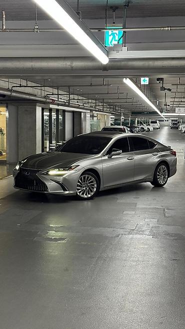 Lexus: Lexus ES: 2019 г., 2.5 л, Гибрид — 2