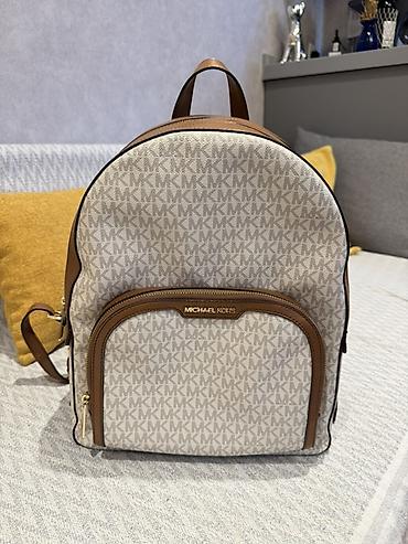 mk 2108: Michael Kors qadın bel çantası/ruksak - Dizayn: Brendin “MK” monoqram — 4