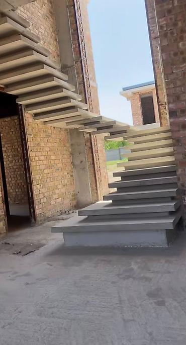 Бетонные лестницы: Бетонная лестница Для дома, Форма лестницы: Много-маршевая, Стиль: Модерн — 9