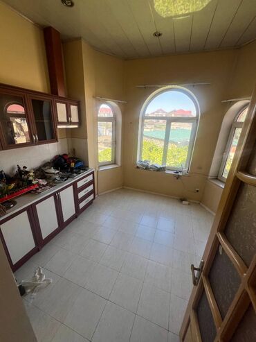 Həyət evləri və villaların satışı: Sulutəpə qəs. 7 otaqlı, 300 kv. m, Kredit yoxdur, Orta təmir — 10