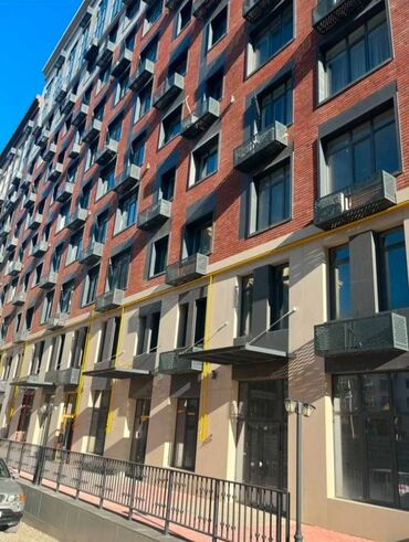 сдаётся квартира рядом рынок дордой: 2 бөлмө, 70 кв. м, Элитка, 2 кабат, Евроремонт