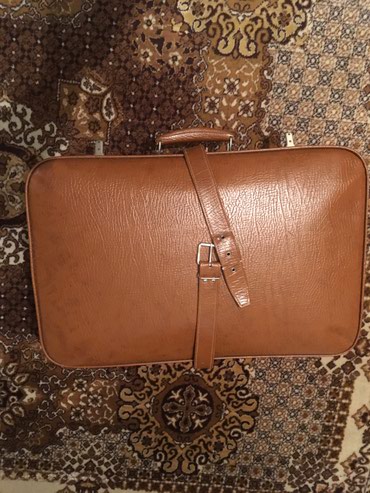 torbica za kljuceve: Medium suitcase, color - Brown