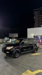 резина на внедорожник: Toyota Land Cruiser: 2010 г., 4.5 л, Механика, Дизель, Внедорожник