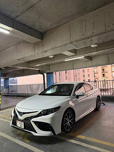 corolla 2018: Toyota Camry: 2021 г., 2.5 л, Вариатор, Гибрид, Седан — 2