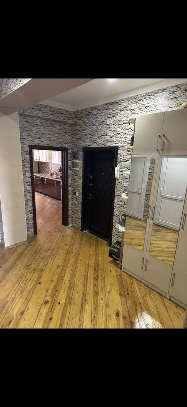 gencede ayliq kiraye evler 2020: Xırdalan Şəhəri Heyder Əliyev Parkı, Boranı Restoranın yanı. Oğlan