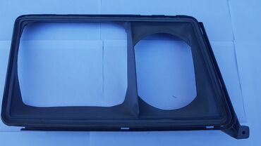 Другие детали системы освещения: Рамка стекла (правый) мерседес 124. #с124# w124#s124 #mersedes