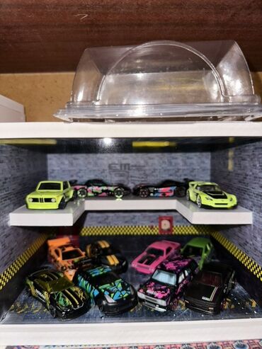 продать виниловые пластинки: Maket avtomobil kolleksiyası və vitrin qutu Hotwheels TEK TEK