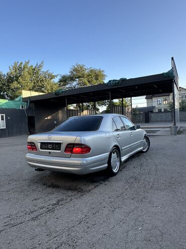 Mercedes-Benz: Mercedes-Benz E-Class: 2001 г., 5.5 л, Автомат, Бензин, Седан