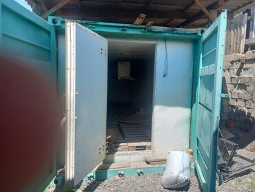 Soyuducu kameralar: Soyducu konteyner uzunluğu 6 m eni 2.30 m hündürluyü 2.3 m. Qiymət 9