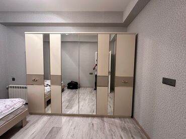 Dolablar: Açılan, 6 qapı Düz dolab, Qarderob, paltar dolabı