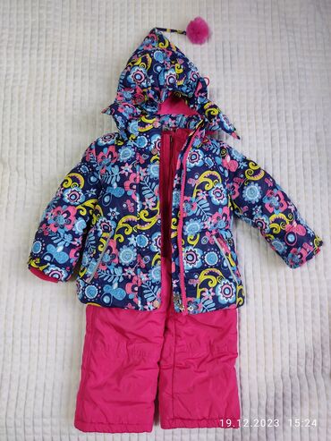 зимние спортивные штаны: Продаю детский зимний костюм в идеальном состоянии. Штаны+куртка