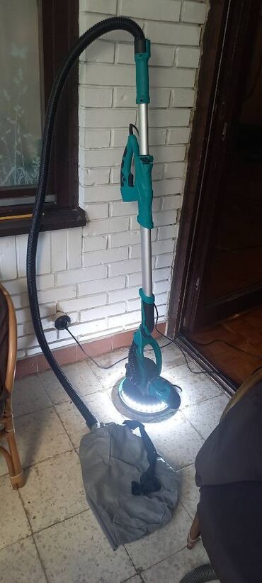 Ostali molersko građevinski alati i oprema: Iznajmljivanje parkside žirafe i usisivača za šmirglanje zidova na lalafo.rs — 13 Ostali molersko građevinski alati i oprema: Iznajmljivanje parkside žirafe i usisivača za šmirglanje zidova — 13