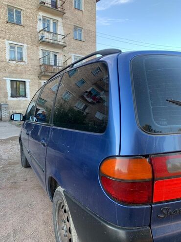 спортивный машина: Volkswagen Sharan: 1996 г., 2 л, Механика, Бензин