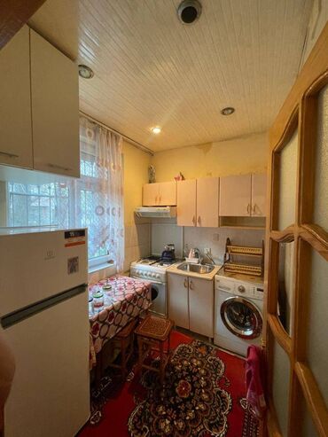 Uzunmüddətli kirayə mənzillər: Ev Memar Əcəmi metrosundan 15 dəqiqə məsafədə yerləşir.İşıqı qazı suyu — 5